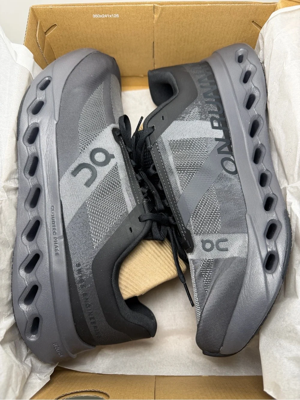 NIB On Cloudsurfer Next Mens 10.5W Wide Black Athletic Running Shoes Trainer NEW